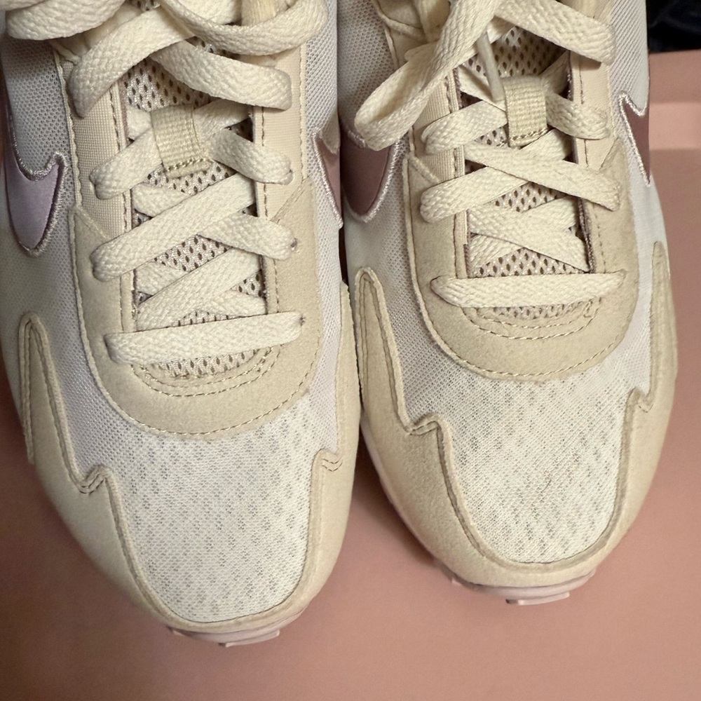 Nike Air Max Solo, Women’s Sz. 10, Style FN0784-005 New Sneakers - Picture 8 of 16